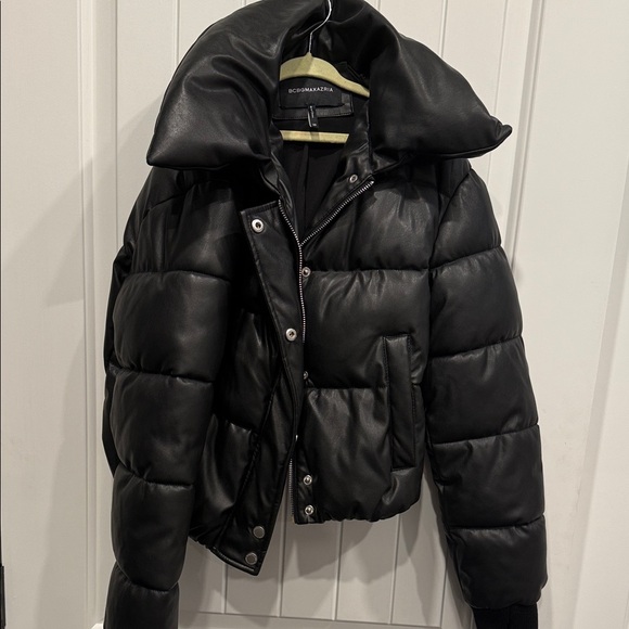 BCBGMaxAzria Jackets & Blazers - BCBGMaxAzria Black cropped  Jacket